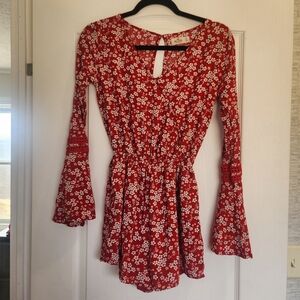 Hollister Red and White Floral Romper S Euc